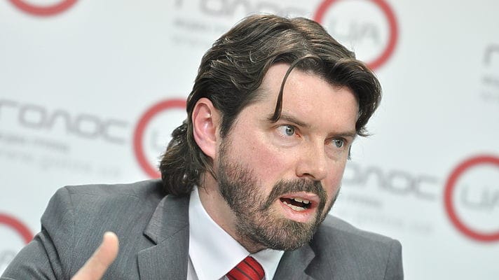 Економіка України вже зростає, тодія як економіка Росії продовжує падіння