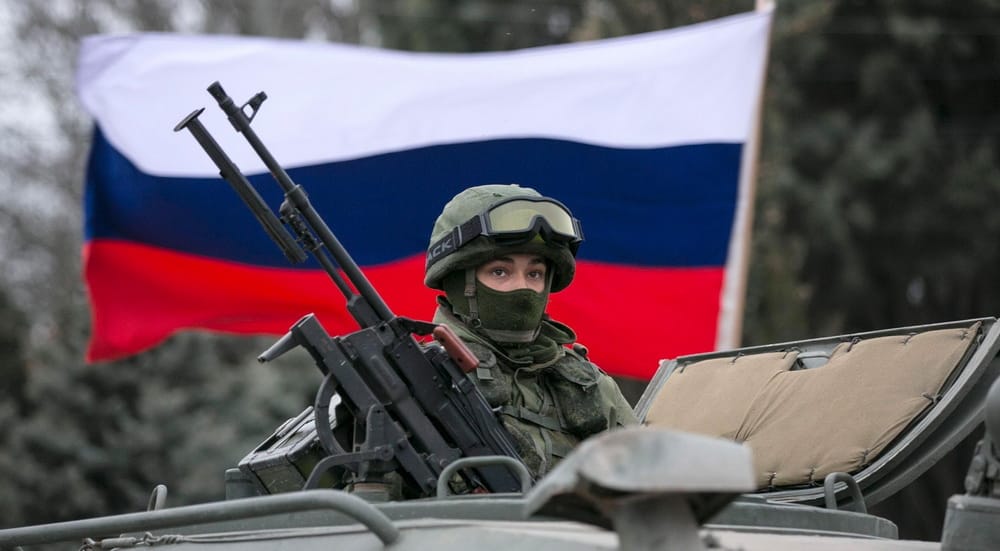 Росія стягує військову техніку до кордону з Україною – ІС