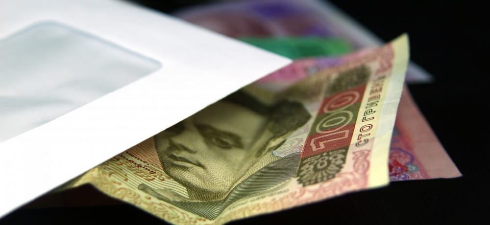 Українці не шукають офіційну роботу – експерт