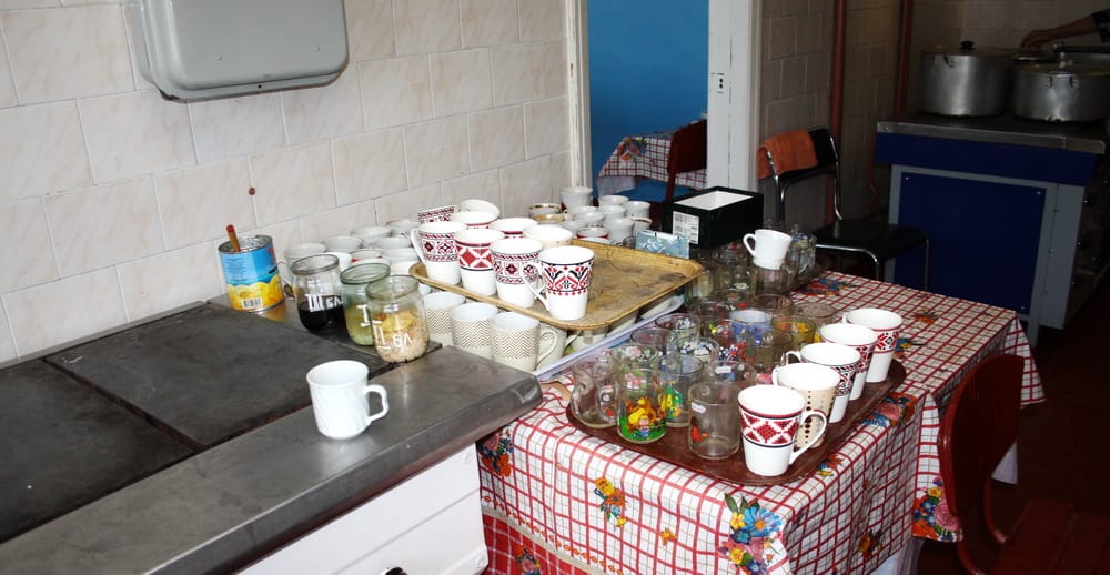 У шкільних їдальнях Київщини продають заборонені продукти та не дотримуються санітарних норм