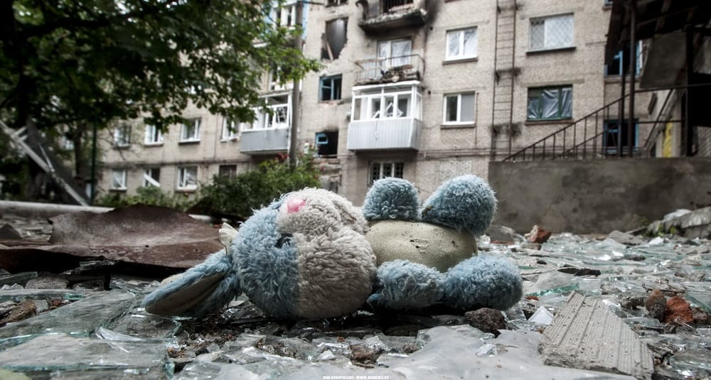 За час війни на Донбасі загинули понад 9,8 тисяч людей, – МЗС