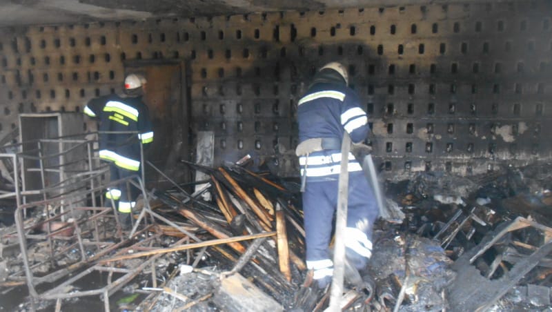 У Борисполі рятувальники запобігли вибуху газових балонів