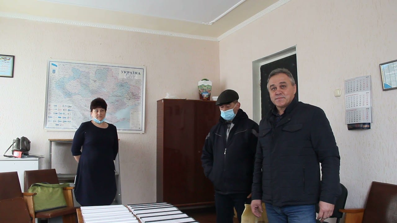 Юрій Бобровнік допоміг 460 пайовикам отримати їх землю, яку у них намагалися украсти свої ж